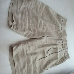 Eileen Fisher 100% organic linen shorts, new, never worn..